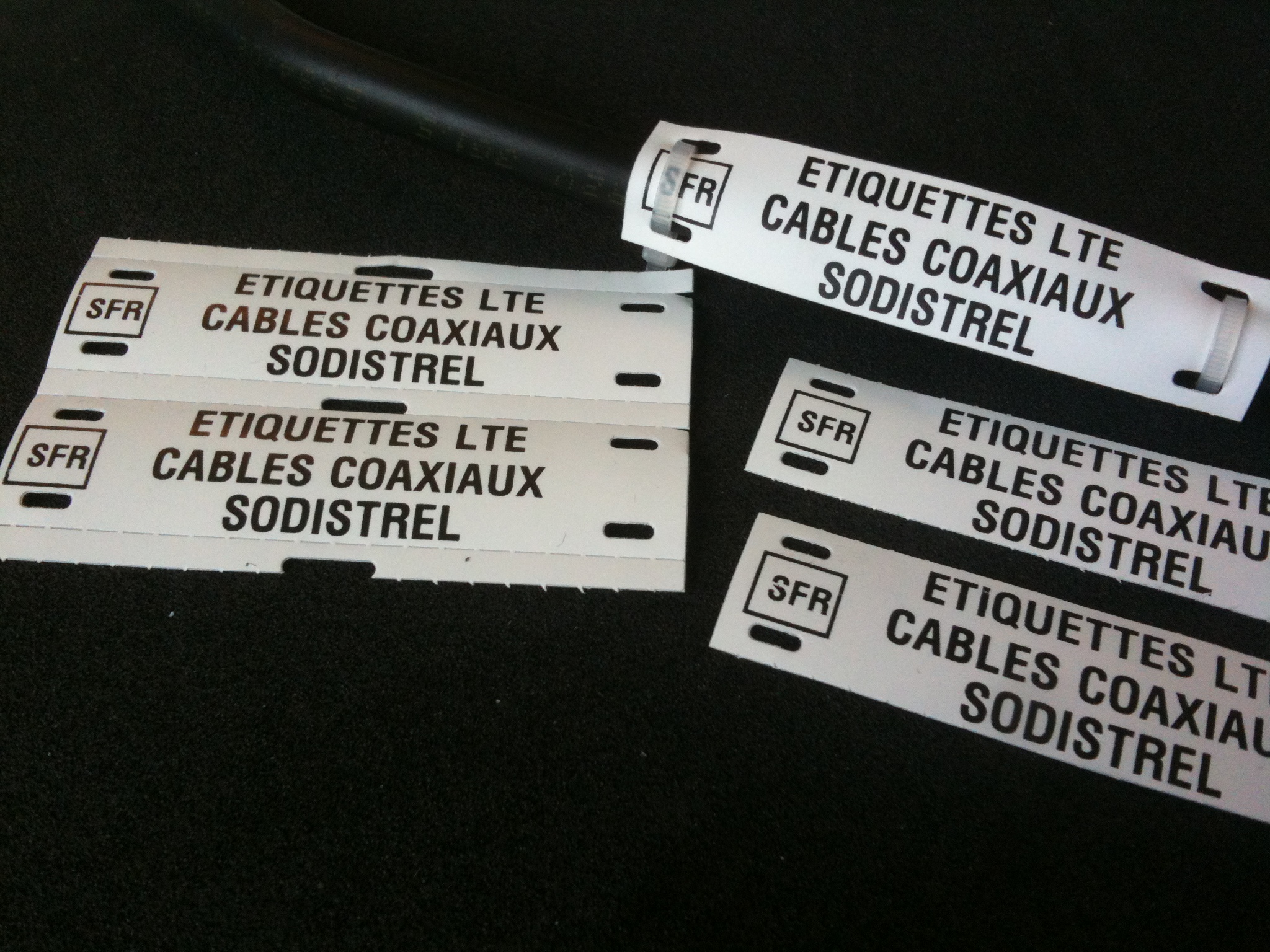 étiquettes à colliers